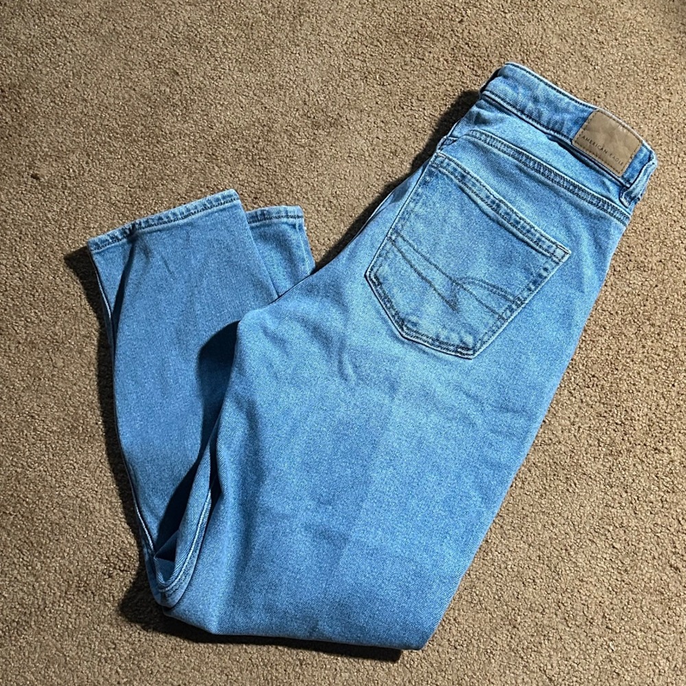 American Eagle Mom Jean Light Wash Distressed High Rise Stretch Denim‎ Womens 6S